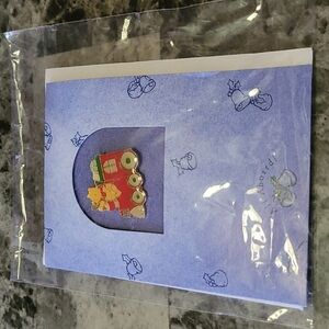 Vintage- Late 90's Disney Winnie-The-Pooh Card & Pin